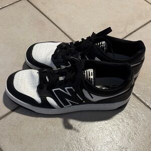 New Balance Men's Classic Black and White Sneakers Model 480